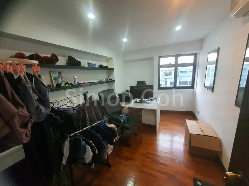 5 Room (5I) HDB for Rent in  403D Fernvale Lane - Image 4