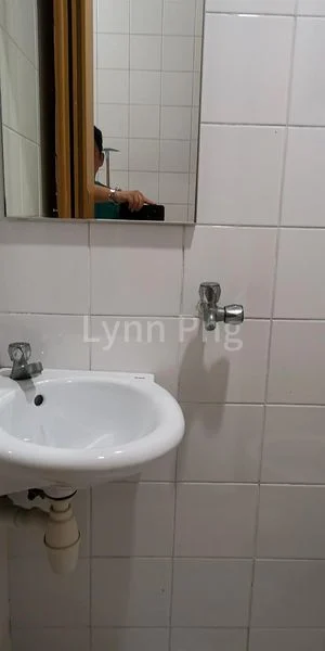 Common Room (HDB) for Rent in  811 Tampines Avenue 4 - Image 3