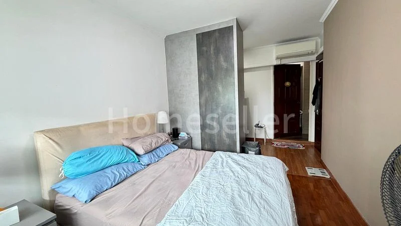 Premium HDB for Sale in 132 Edgedale Plains - Image 4