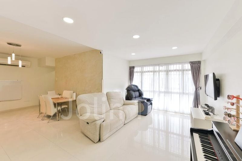 5 Room (5I) HDB for Sale in 126A Edgedale Plains - Image 1