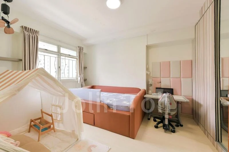 5 Room (5I) HDB for Sale in 126A Edgedale Plains - Image 7