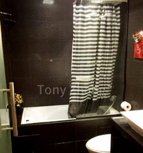 Executive HDB for Sale in 299C Compassvale Street - Image 5