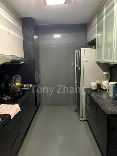Executive HDB for Sale in 299C Compassvale Street - Image 1