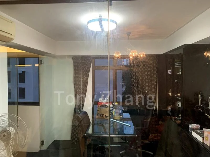 Executive HDB for Sale in 299C Compassvale Street - Image 2