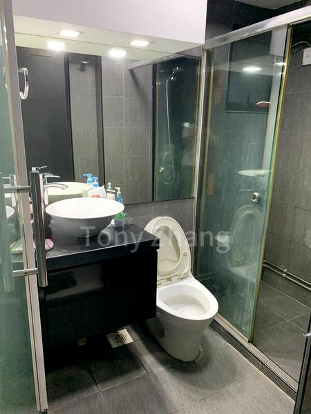 Executive HDB for Sale in 299C Compassvale Street - Image 3