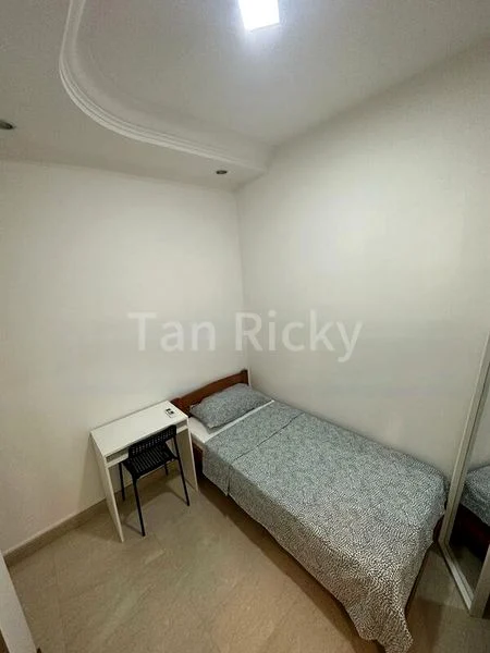 Common Room (Condo) for Rent in Hazel Park Condominium - Image 7