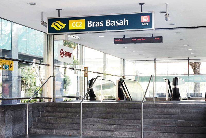 Office for Rent: Odeon Towers - Image 2