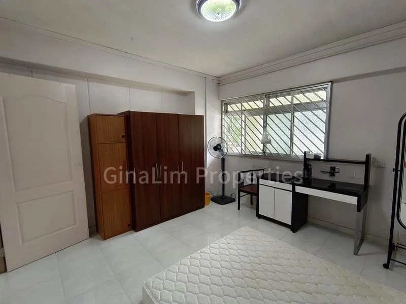 Room (HDB) for Rent in 319 Tampines Street 33 - Image 4