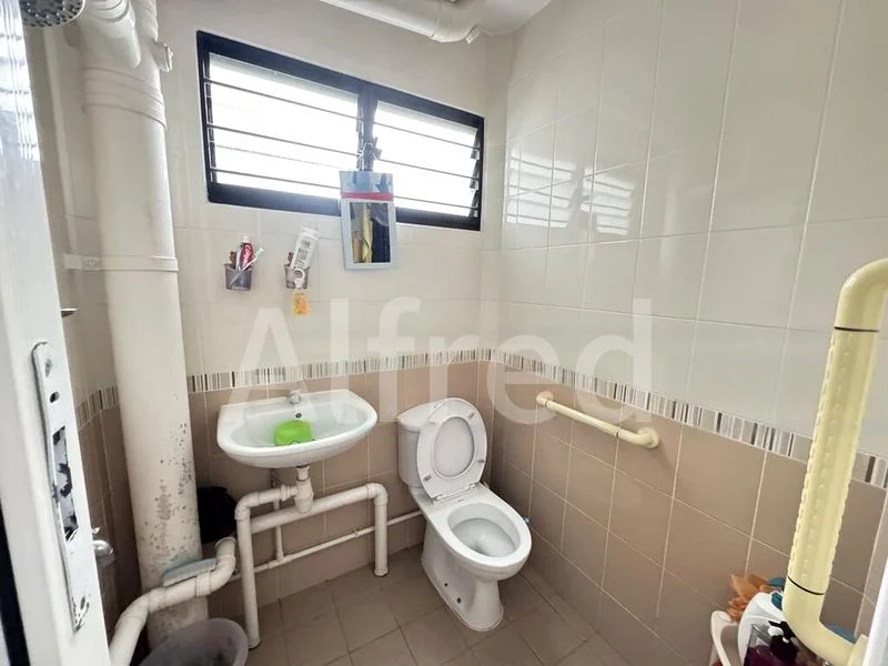3 Room (3NG) HDB for Rent in  318 Bukit Batok Street 32 - Image 4