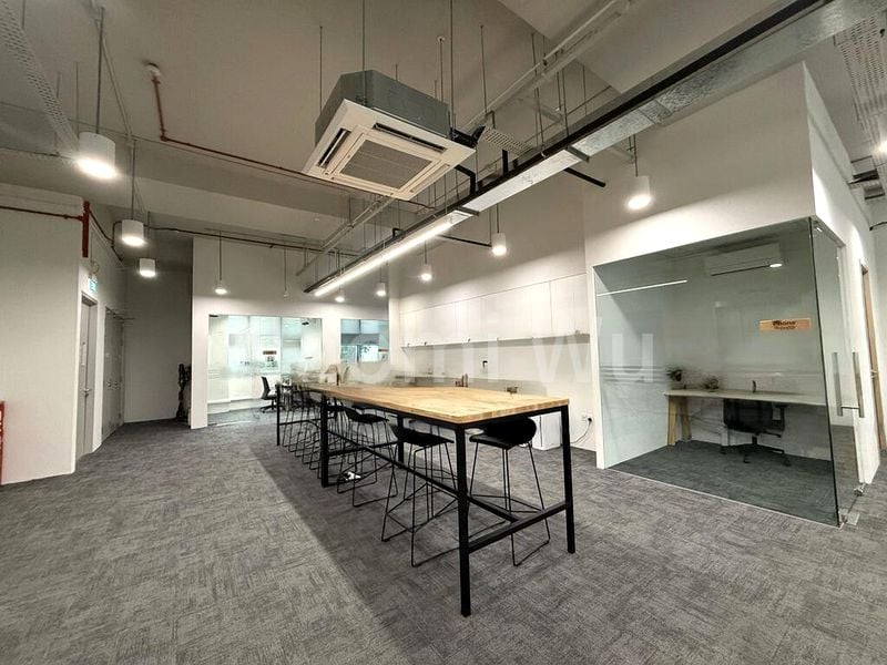 Light Industrial (B1) for Sale: LOW-COST, RENOVATED OFFICE & INDUSTRIAL BUILDING - Image 9