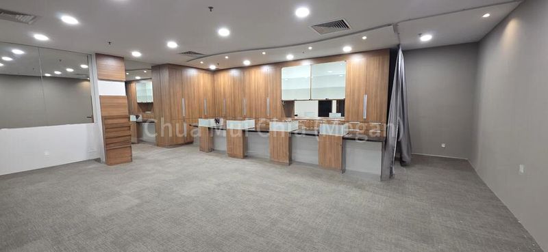 Mall Shop for Rent: Lucky Plaza - Image 3