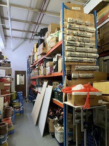 Light Industrial (B1) for Sale: Noble Warehouse - Image 2