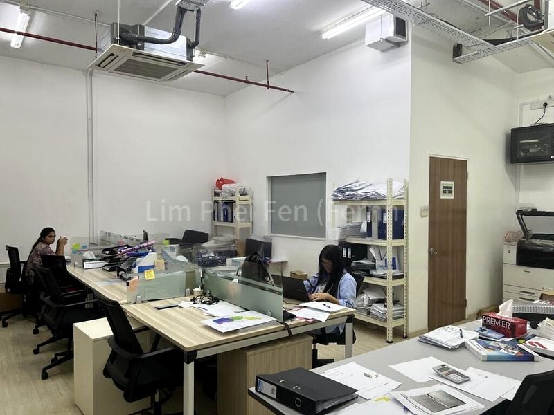 Light Industrial (B1) for Sale: Noble Warehouse - Image 3