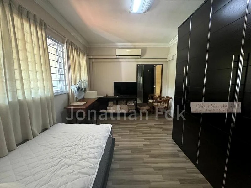 Common Room (HDB) for Rent in  44 Lengkok Bahru - Image 2