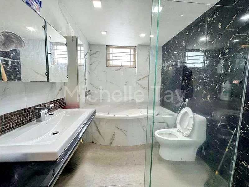 4 Bed Corner Terrace (Landed) for Sale in  Upper Serangoon Shopping Centre - Image 10