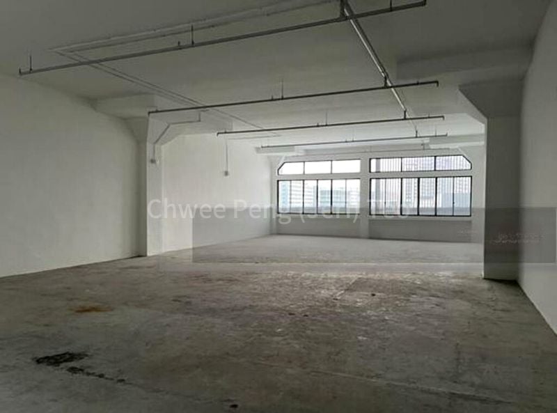 Light Industrial (B1) for Rent: Grantral Complex - Image 11