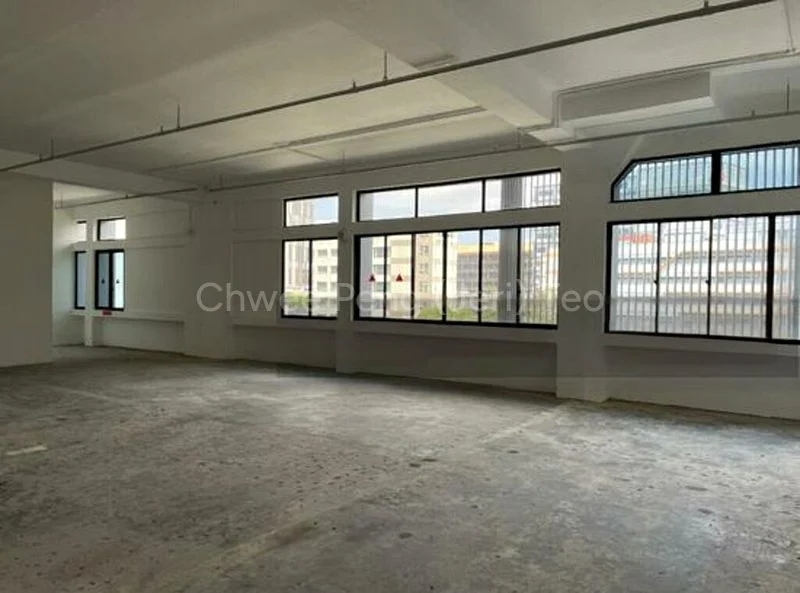 Light Industrial (B1) for Rent: Grantral Complex - Image 3