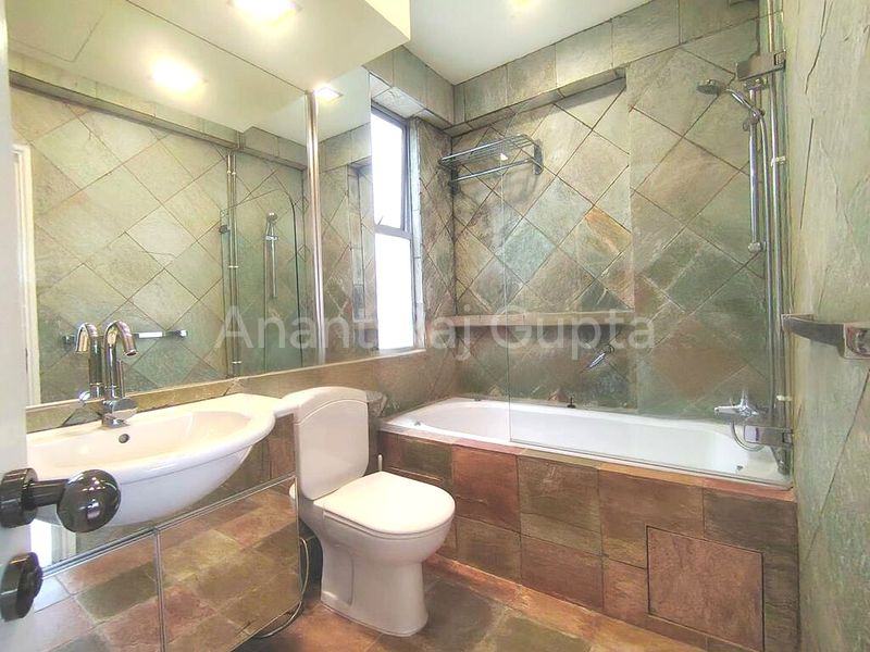 4 Bed Apartment (Condo) for Rent in  Jervois View - Image 1