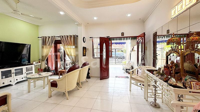 4 Bed Terraced House (Landed) for Sale in  Happy Estate - Image 4