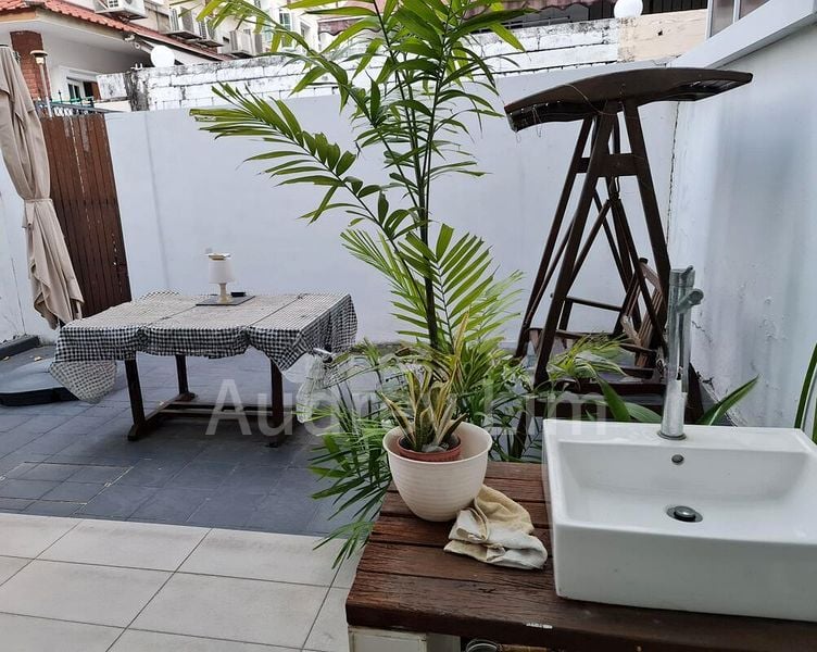 3 Bed Terraced House (Landed) for Rent in  Jalan Senyum - Image 4