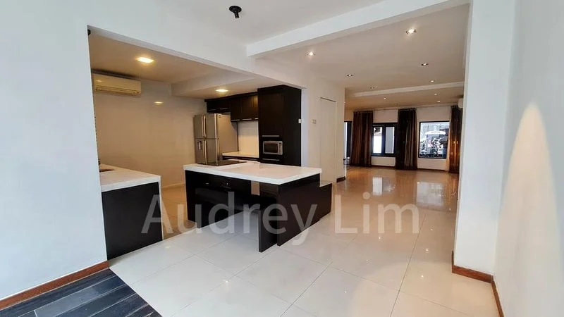 3 Bed Terraced House (Landed) for Rent in  Jalan Senyum - Image 2