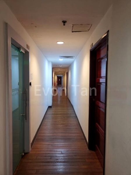 Office for Rent: Cosy Shophouse | Lift Access | Easy Parking, Near MRT - Image 4