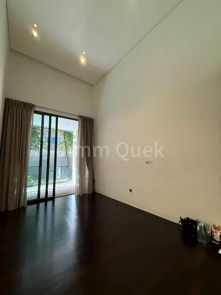 1 Bed Condo for Rent in  Lloyd Sixtyfive - Image 5