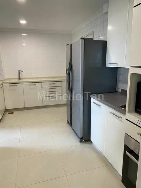 5 Bed Condo for Rent in Holland Peak - Image 3