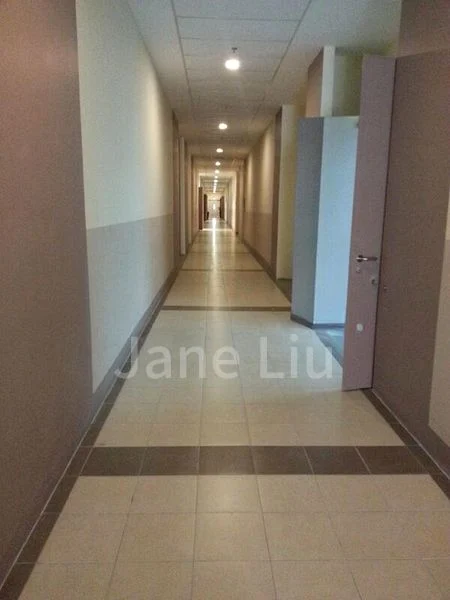 Light Industrial (B1) for Rent: Midview City - Image 2