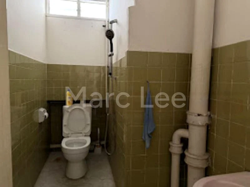 Light Industrial (B1) for Sale: King George's Building - Image 2