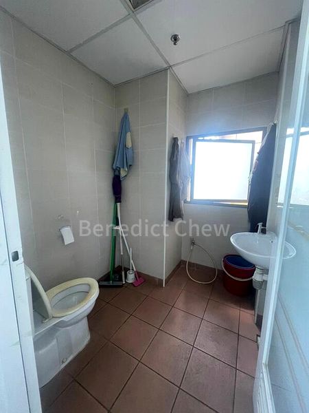 Light Industrial (B1) for Rent: Tradehub 21 - Image 2