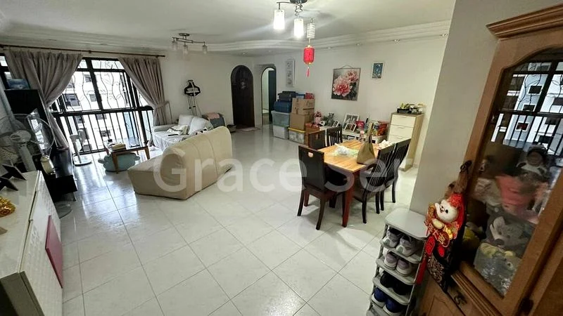 5 Room (5I) HDB for Sale in  202C Sengkang East Road - Image 1