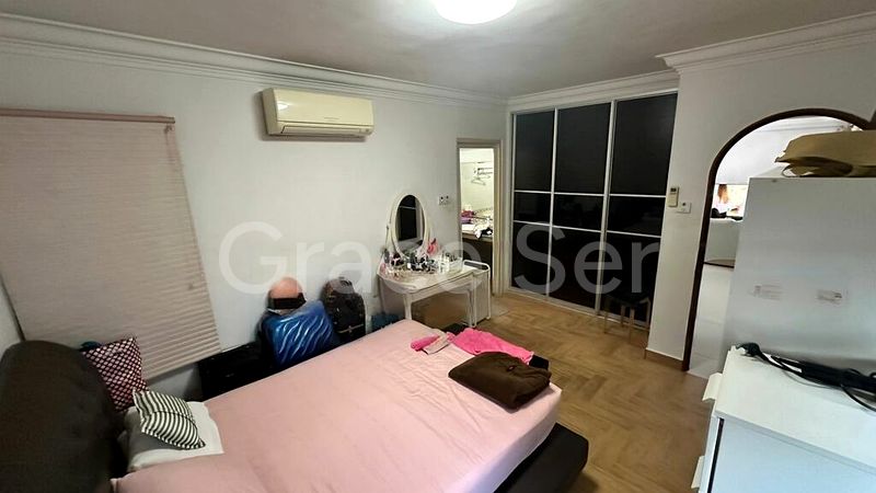 5 Room (5I) HDB for Sale in  202C Sengkang East Road - Image 2