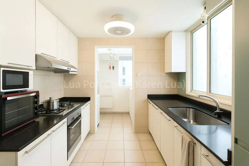 3 Bed Condo for Sale in  Rio Vista - Image 2