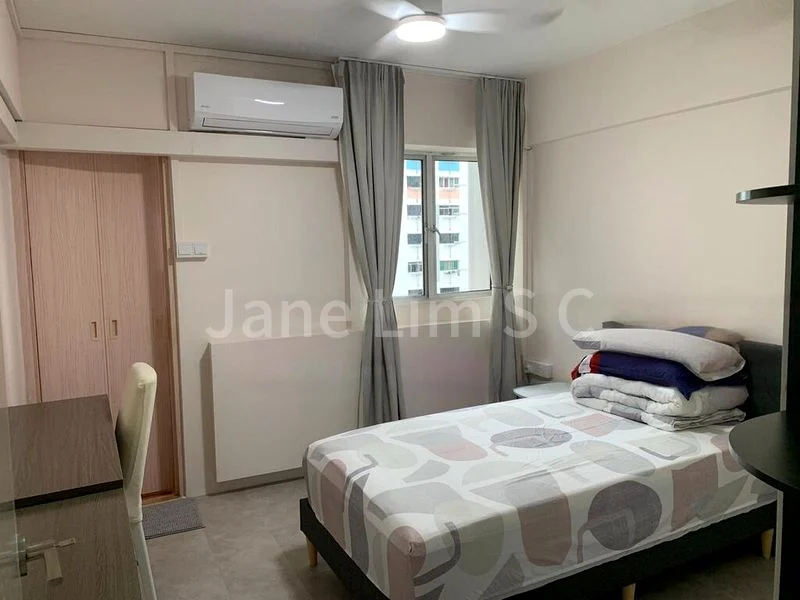 Master Room (HDB) for Rent in 432 Clementi Avenue 3 - Image 1