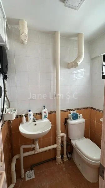 Master Room (HDB) for Rent in 432 Clementi Avenue 3 - Image 4