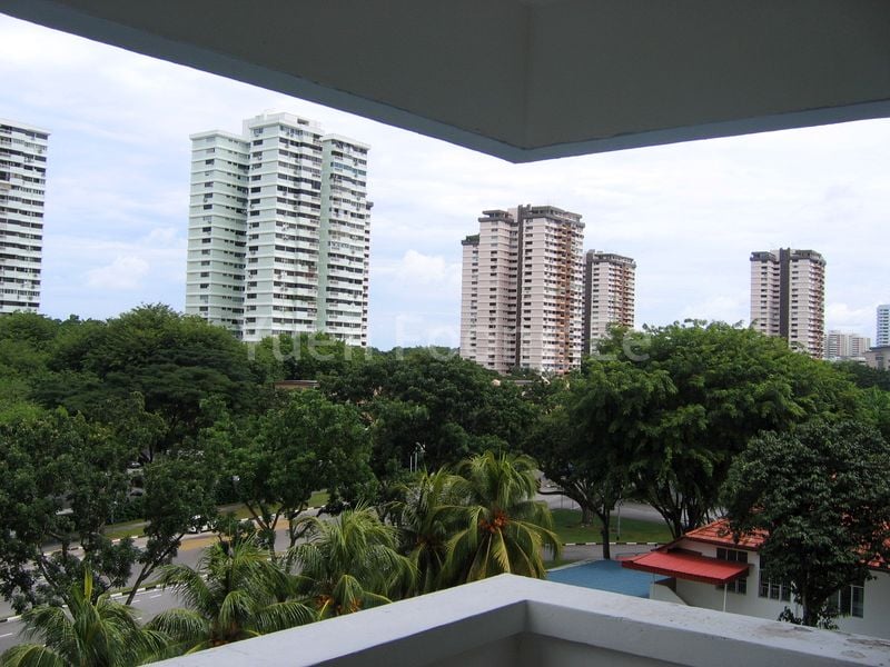 4+1 Bed Condo for Rent in Hua Xin Court - Image 1