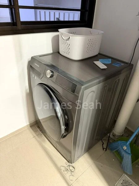 Common Room (HDB) for Rent in  472C Fernvale Street - Image 3