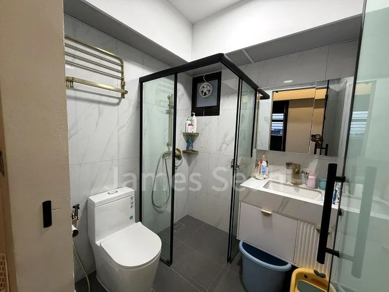 Common Room (HDB) for Rent in  472C Fernvale Street - Image 6