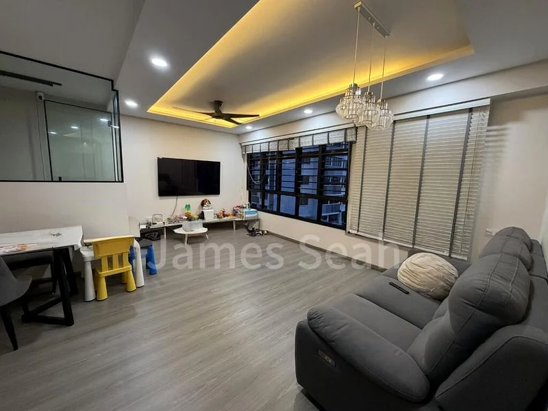 Common Room (HDB) for Rent in  472C Fernvale Street - Image 5