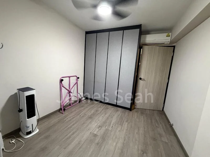 Common Room (HDB) for Rent in  472C Fernvale Street - Image 9