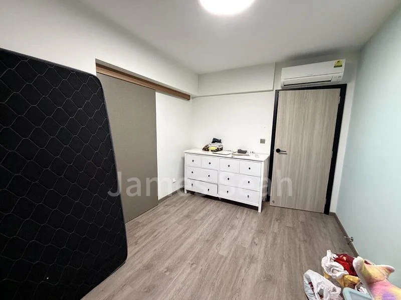 Common Room (HDB) for Rent in 472C Fernvale Street - Image 8
