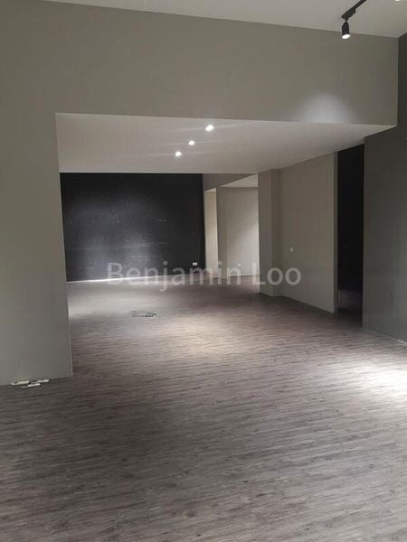 Light Industrial (B1) for Rent: Everich Industrial Building - Image 3