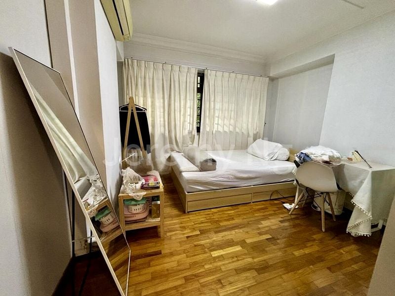 Executive HDB for Sale in  893B Woodlands Drive 50 - Image 9