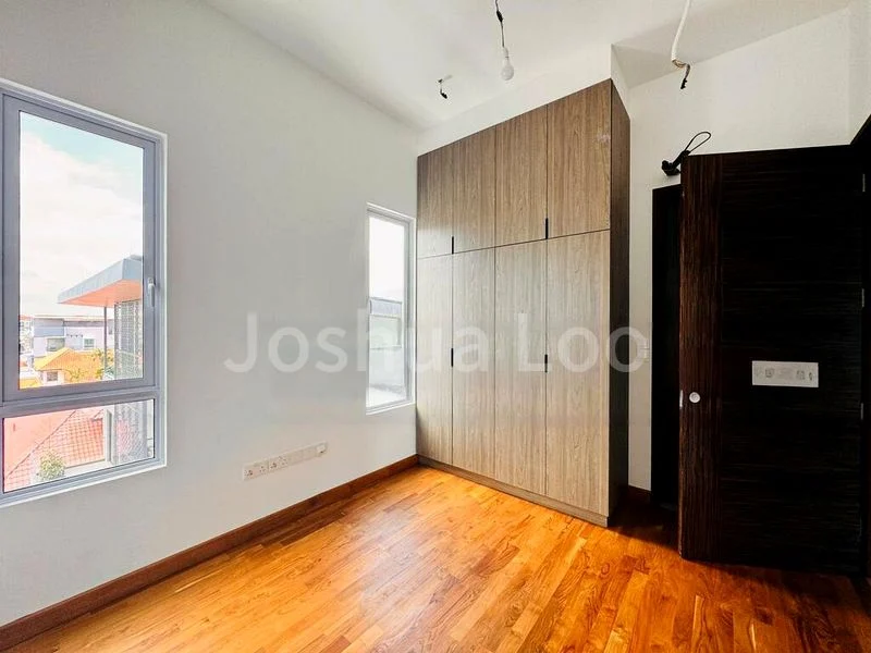 5 Bed Semi-Detached House (Landed) for Sale in  Tanah Merah Besar Road - Image 3