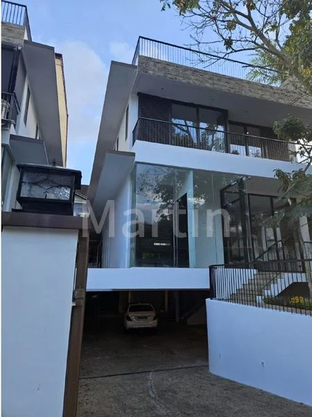 5 Bed Bungalow (Landed) for Sale in  Merryn Road - Image 3