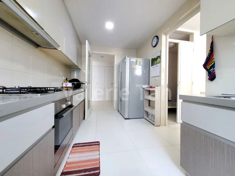 4 Bed Condo for Rent in  The Interlace - Image 17