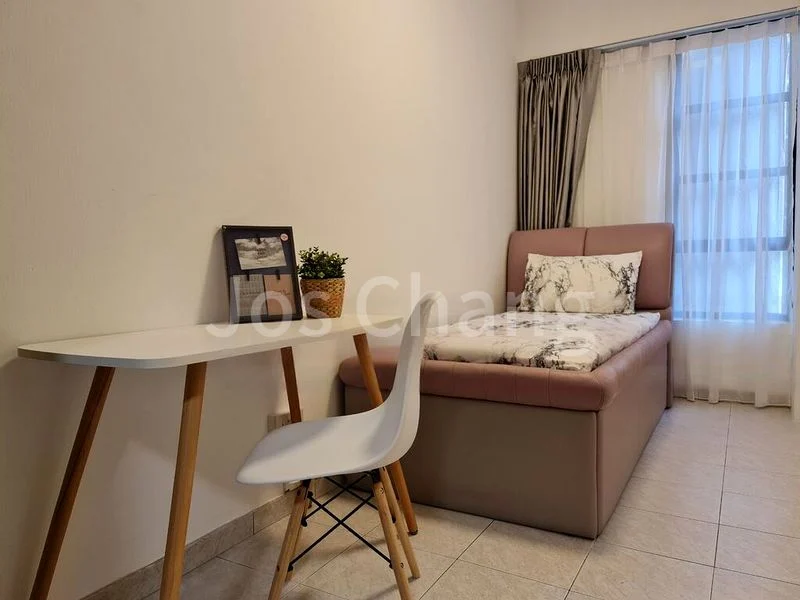 Common Room (Condo) for Rent in  Eastvale - Image 2