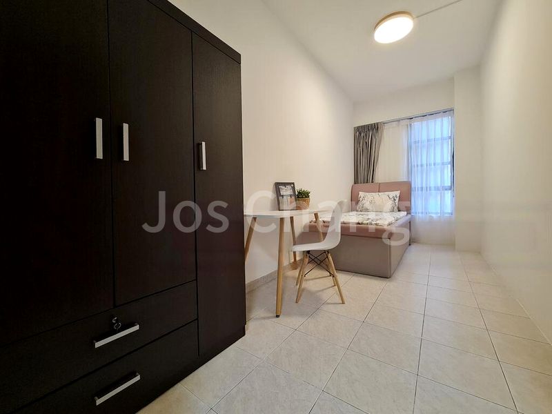 Common Room (Condo) for Rent in  Eastvale - Image 1