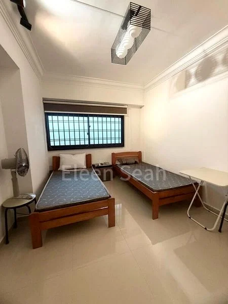 Common Room (HDB) for Rent in  699C Hougang Street 52 - Image 4